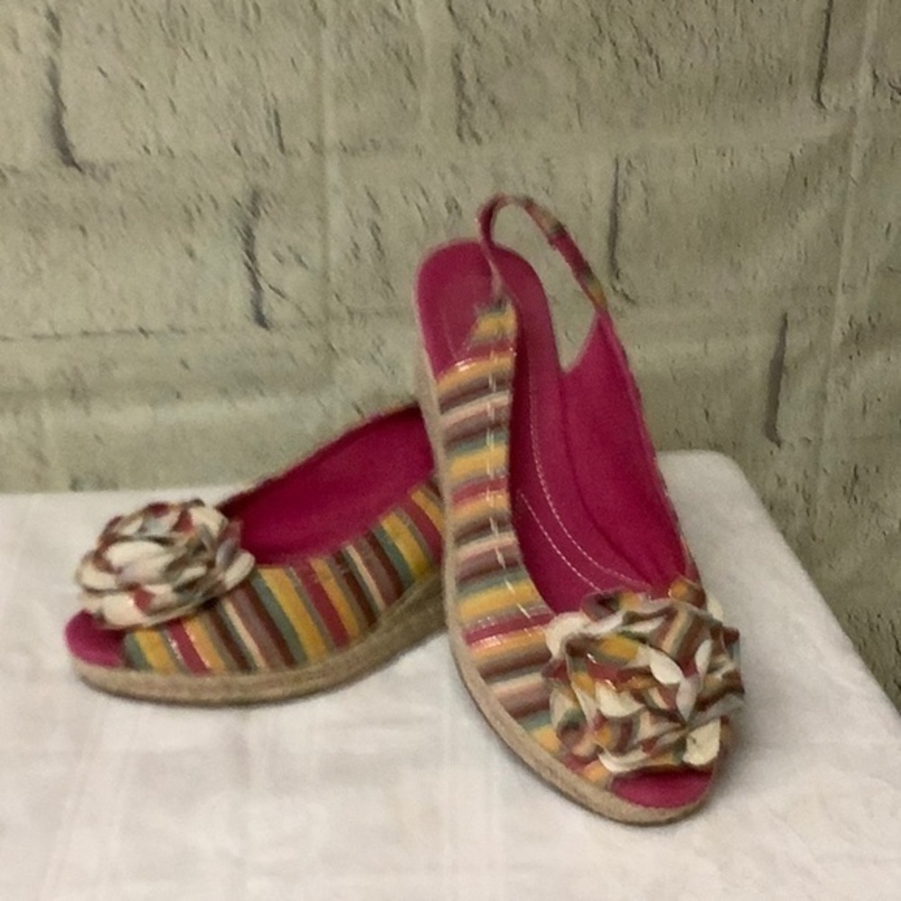 NATURALIZER PEEP TOE WEDGE